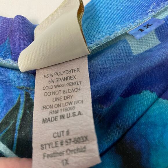 Jess And Jane Blue Floral Peacock Asymmetrical Top Women’s Plus Size 1X - Picture 3 of 9